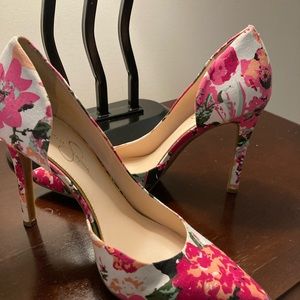 Jessica Simpson, size 10